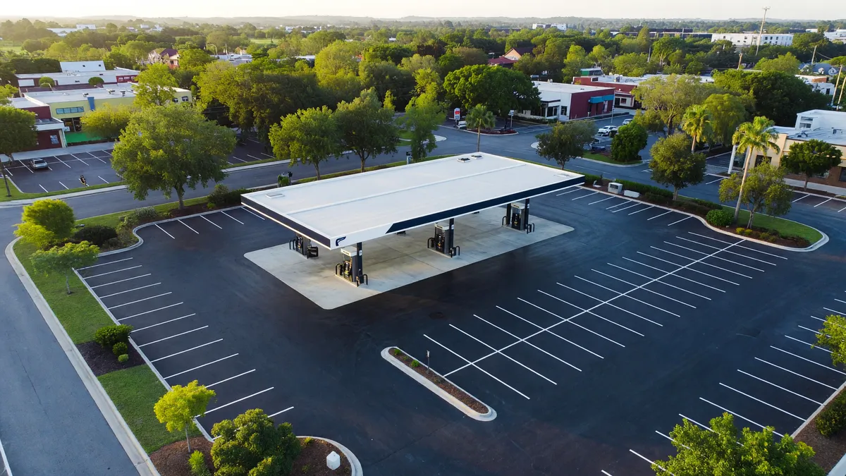 SG 11779 Florida Lake City Live Oak Unbranded Gas Station with Property